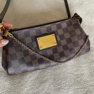 EUC Louis Vuitton Eva Damier Ebene with leather strap and chain